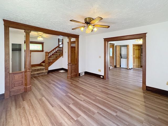 102 W 19th Avenue, Coal Valley, IL 61240