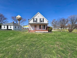102 W 19th Avenue, Coal Valley, IL 61240