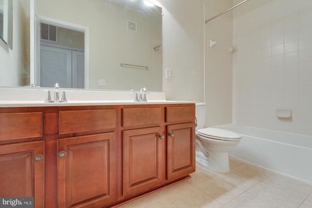 22720 BEACON CREST, Ashburn, VA 20148