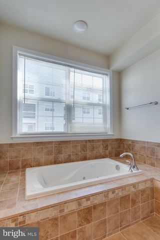 22720 BEACON CREST, Ashburn, VA 20148