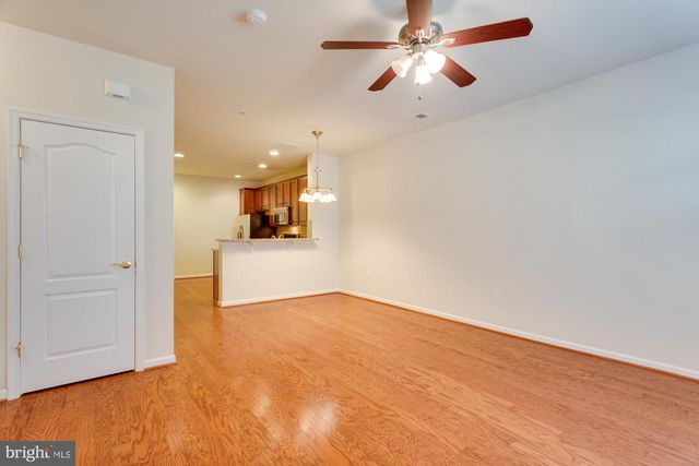 22720 BEACON CREST, Ashburn, VA 20148