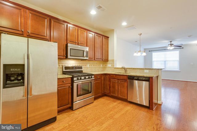 22720 BEACON CREST, Ashburn, VA 20148