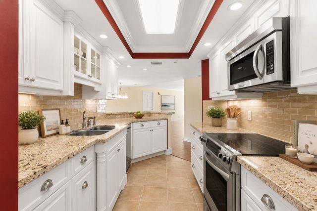 3000 N Ocean Drive 15C, Singer Island, FL 33404