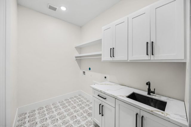 909 Santa Anna Lane, La Porte, TX 77571