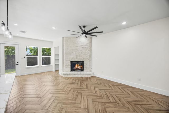 909 Santa Anna Lane, La Porte, TX 77571