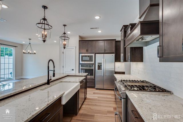 30 Depot Way, Dunellen, NJ 08812