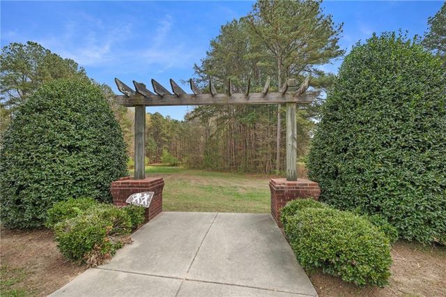 422 Coahulla Creek Drive, Dalton, GA 30721