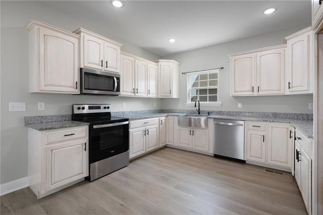 422 Coahulla Creek Drive, Dalton, GA 30721