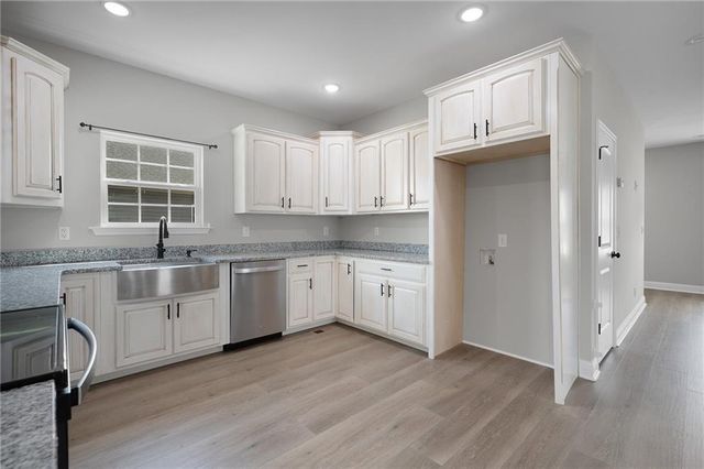 422 Coahulla Creek Drive, Dalton, GA 30721