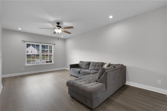 422 Coahulla Creek Drive, Dalton, GA 30721