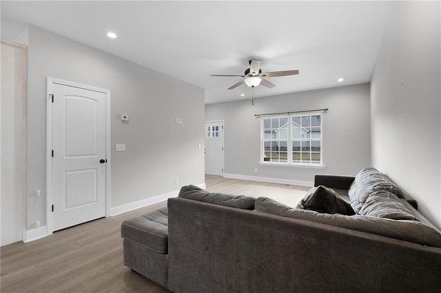422 Coahulla Creek Drive, Dalton, GA 30721