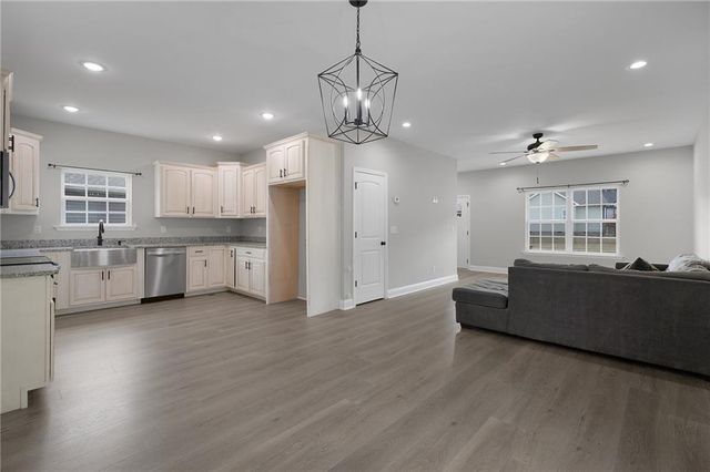 422 Coahulla Creek Drive, Dalton, GA 30721