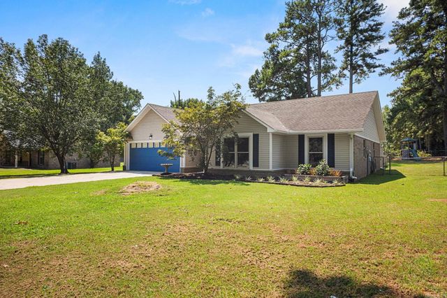 702 Kamak Dr, Beebe, AR 72012