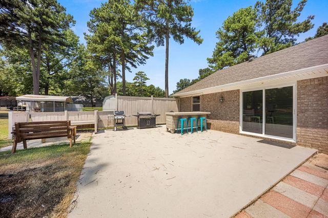702 Kamak Dr, Beebe, AR 72012