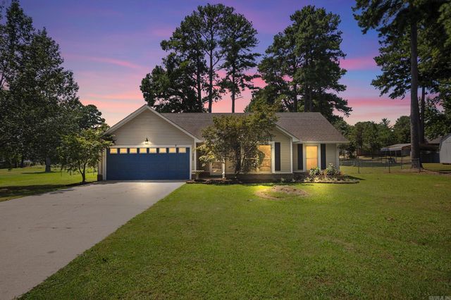 702 Kamak Dr, Beebe, AR 72012