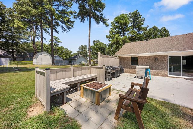 702 Kamak Dr, Beebe, AR 72012