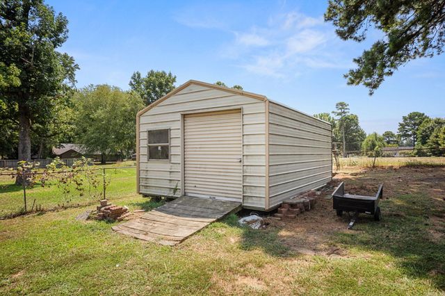 702 Kamak Dr, Beebe, AR 72012