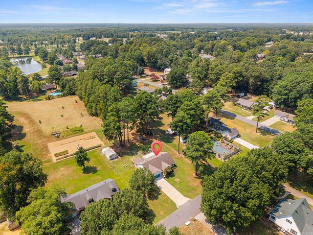 702 Kamak Dr, Beebe, AR 72012