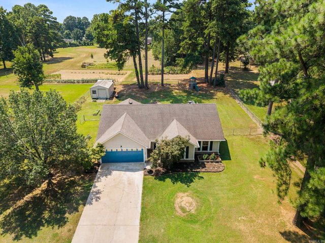 702 Kamak Dr, Beebe, AR 72012