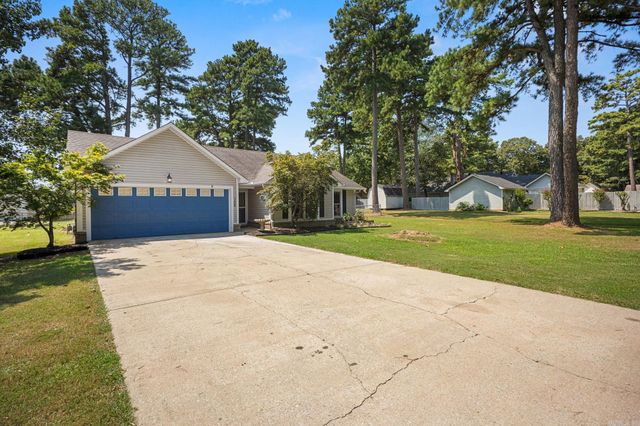 702 Kamak Dr, Beebe, AR 72012