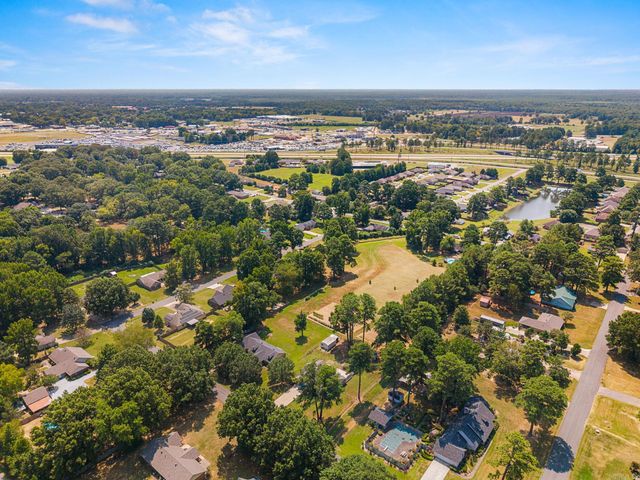 702 Kamak Dr, Beebe, AR 72012