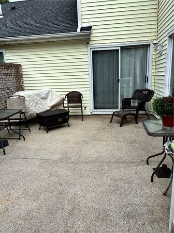 982 Brighton Way, Warwick, RI 02886