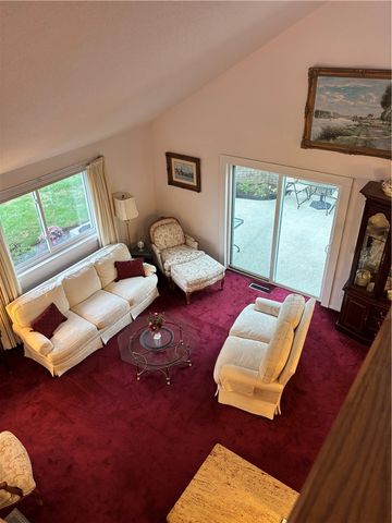 982 Brighton Way, Warwick, RI 02886