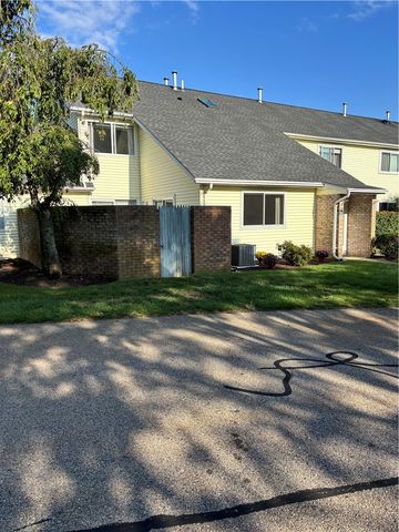 982 Brighton Way, Warwick, RI 02886