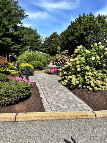 982 Brighton Way, Warwick, RI 02886