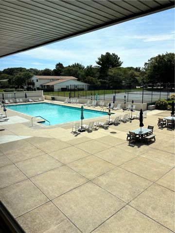 982 Brighton Way, Warwick, RI 02886
