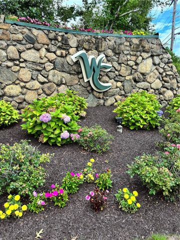 982 Brighton Way, Warwick, RI 02886