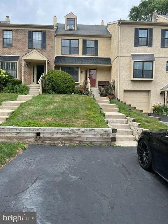 2021 YORKTOWN SOUTH S, West Norriton, PA 19403