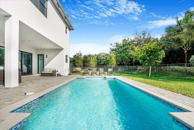 17496 Sparkling River Road, Boca Raton, FL 33496