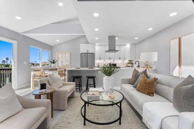 1413 La Salina Street, Oceanside, CA 92054