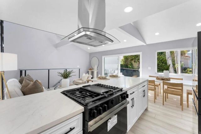 1413 La Salina Street, Oceanside, CA 92054