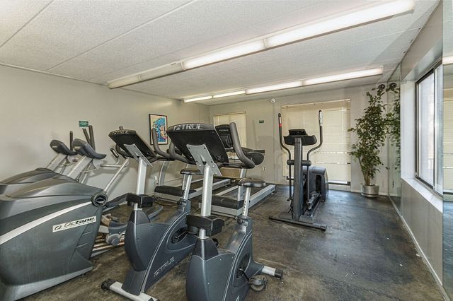 10849 Seaview Ave Apt 29B, New York City, NY 11236