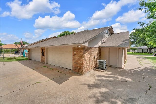1205 Fairhaven Drive, Mansfield, TX 76063