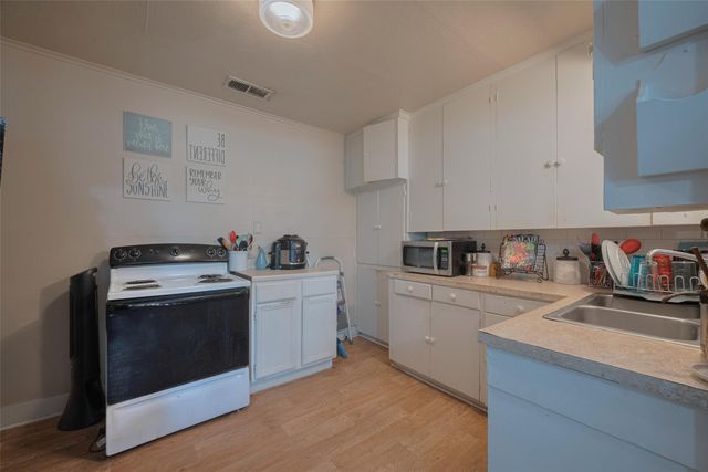 600 Texas Street, Wharton, TX 77488