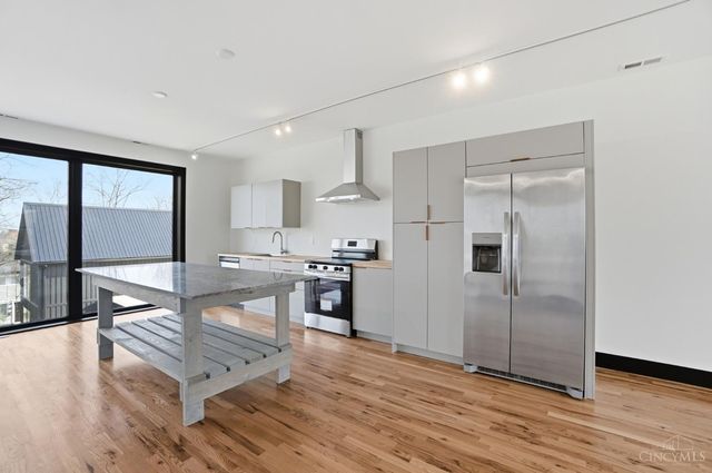 3549 Eden Avenue, Cincinnati, OH 45229