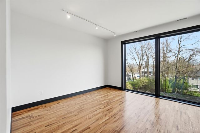 3549 Eden Avenue, Cincinnati, OH 45229