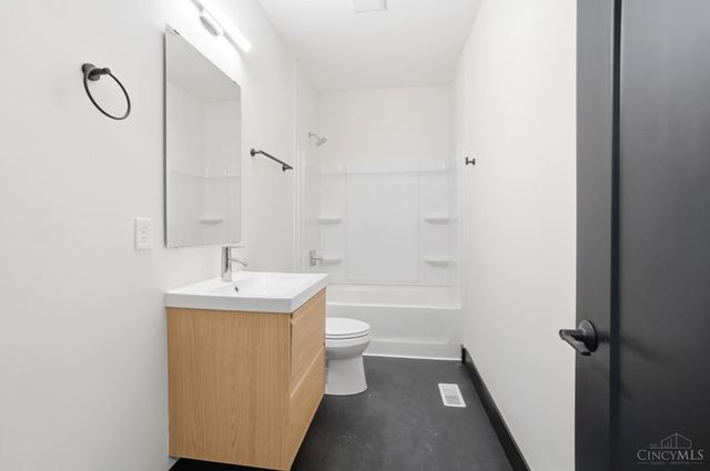 3549 Eden Avenue, Cincinnati, OH 45229