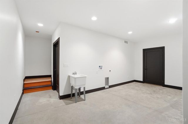 3549 Eden Avenue, Cincinnati, OH 45229