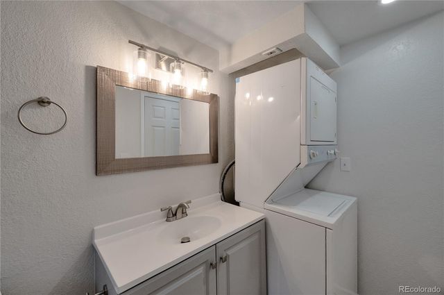 12364 W Nevada Place 201, Lakewood, CO 80228