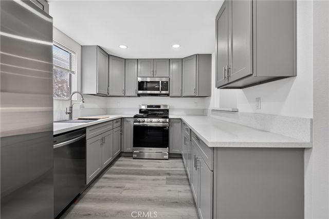 15125 Nordhoff 20, North Hills, CA 91343