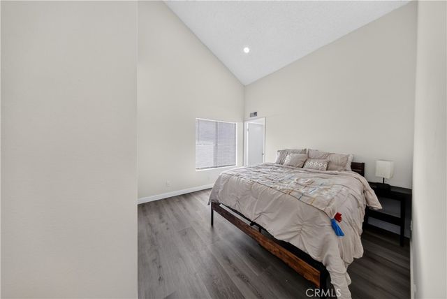 15125 Nordhoff 20, North Hills, CA 91343