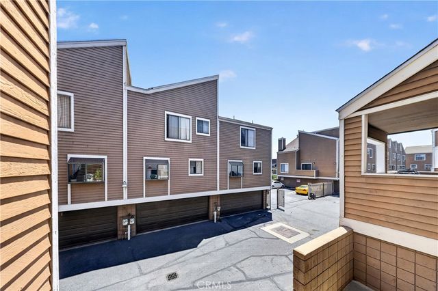 15125 Nordhoff 20, North Hills, CA 91343