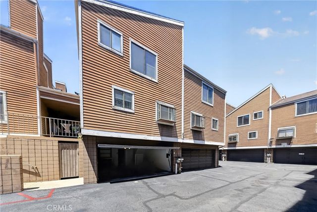 15125 Nordhoff 20, North Hills, CA 91343