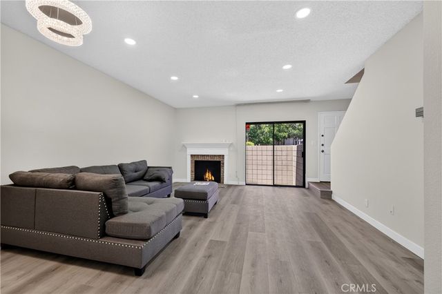 15125 Nordhoff 20, North Hills, CA 91343