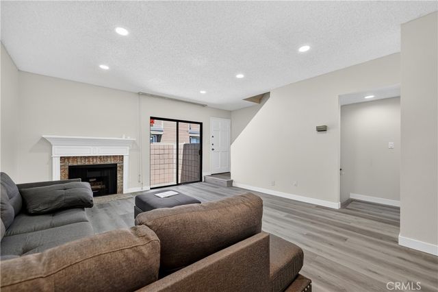 15125 Nordhoff 20, North Hills, CA 91343