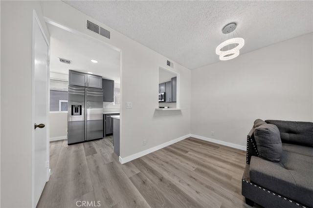 15125 Nordhoff 20, North Hills, CA 91343